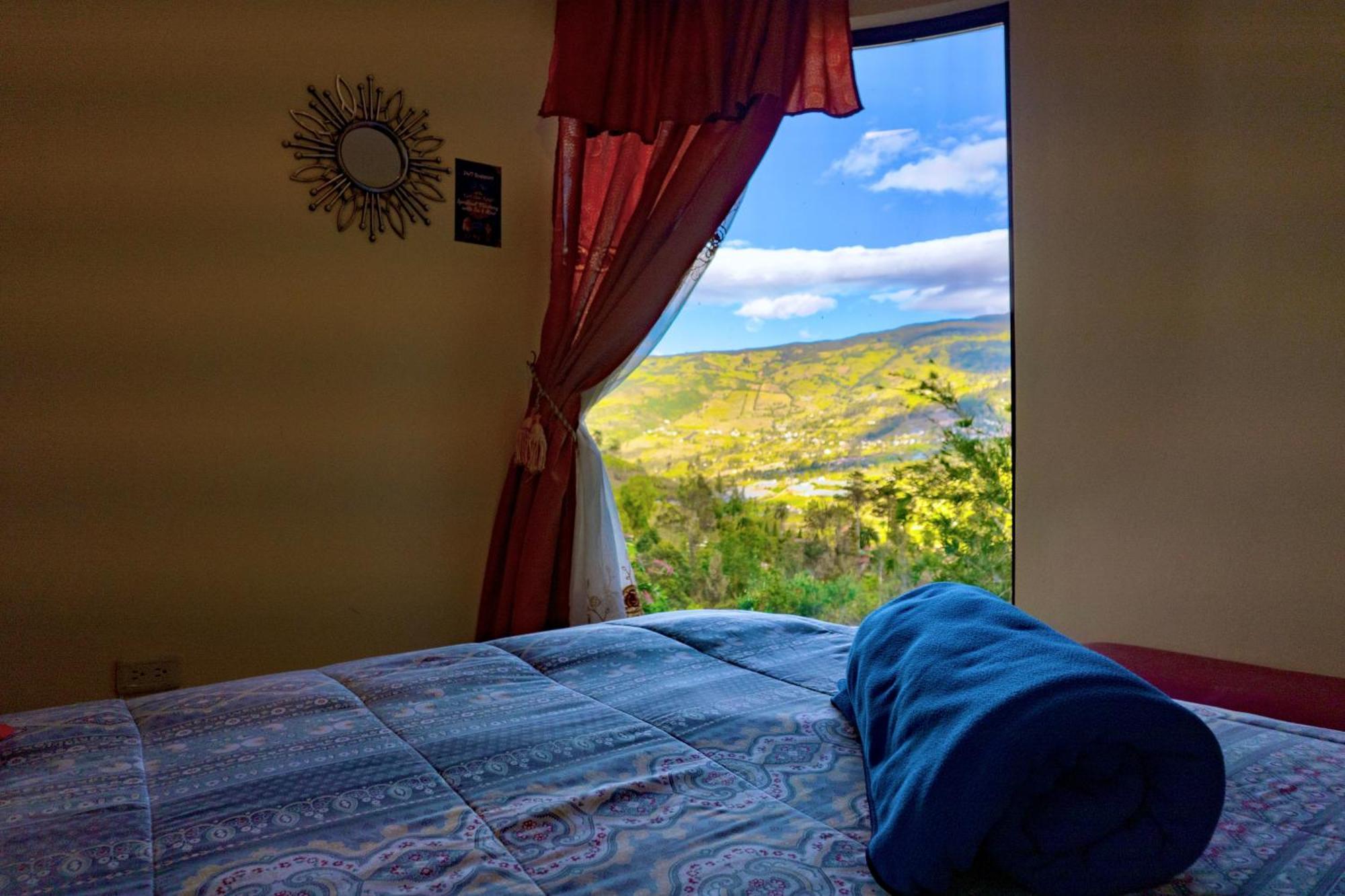 Twelve Hummingbirds Andes Retreat Hotel Paute Exterior photo